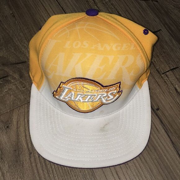 Los Angeles Lakers Gold vintage Flexfit stretch NBA Draft cap adidas - Picture 1 of 4
